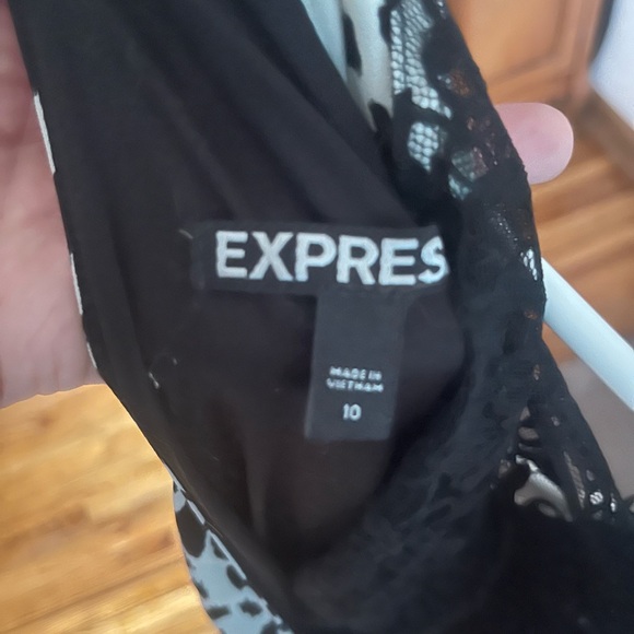 Women's Express leopard dress - Picture 3 of 4